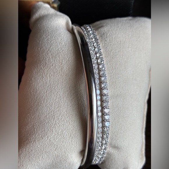 MICHAEL KORS Bracelet and Earrings Set. - Picture 9 of 16